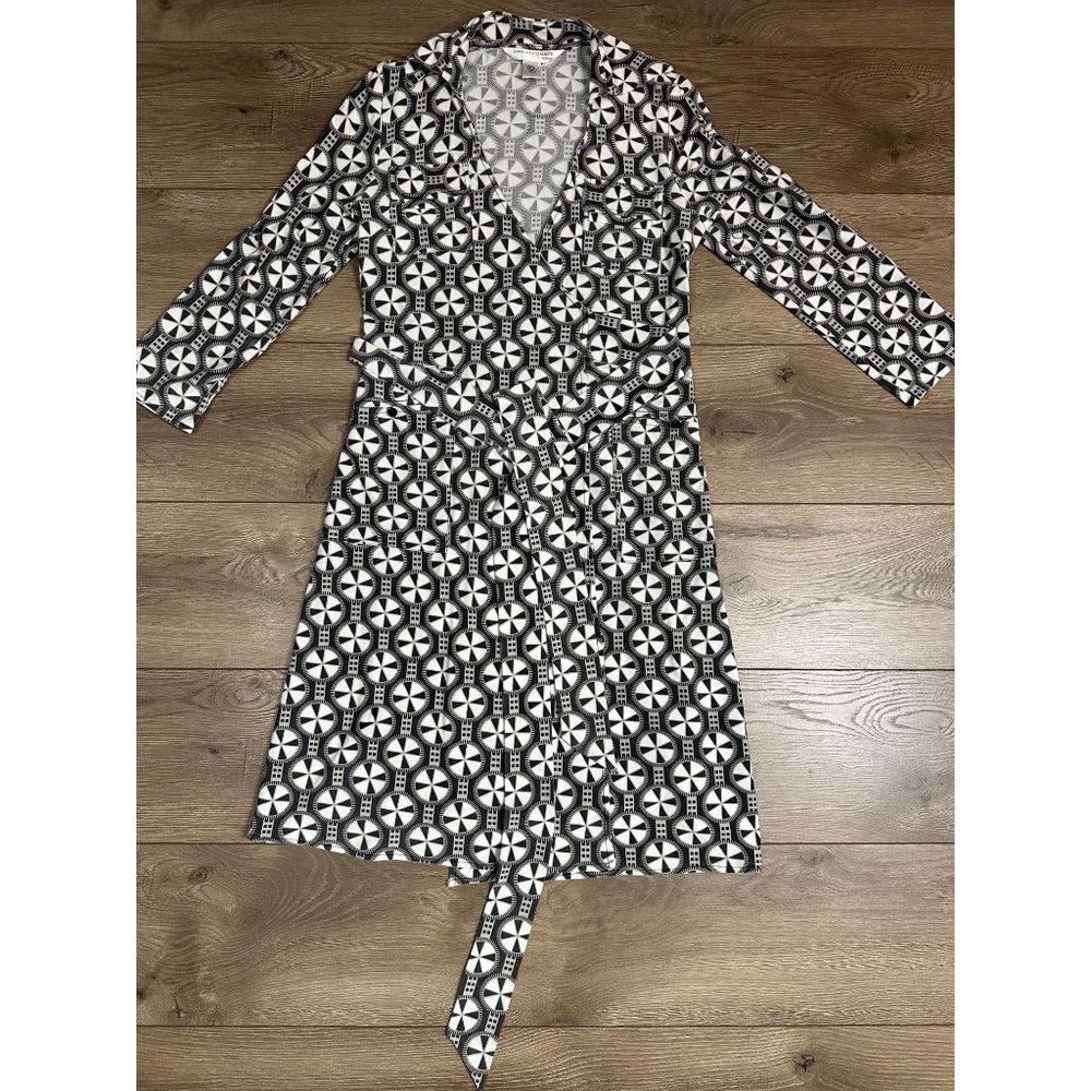 Diane Von Furstenburg Vintage Silk Wrap Dress 2 - Picture 6 of 12